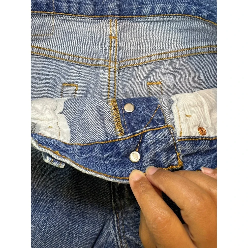 Levis 501 Original Fit Mens Jeans 30x30 Medium Wash Blue Straight Leg Button Fly
